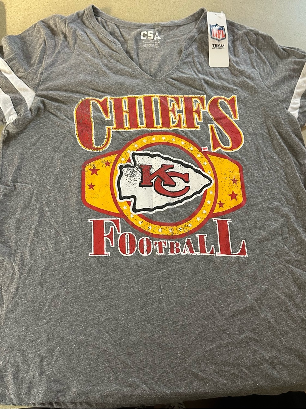 NWT Women’s Medium Chiefs Football V-Neck Tee
